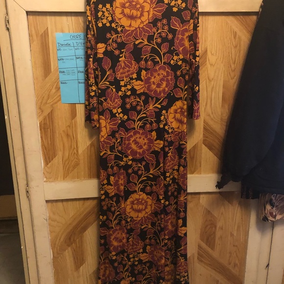 Calf length dress, 3/4 sleeve - Picture 2 of 3